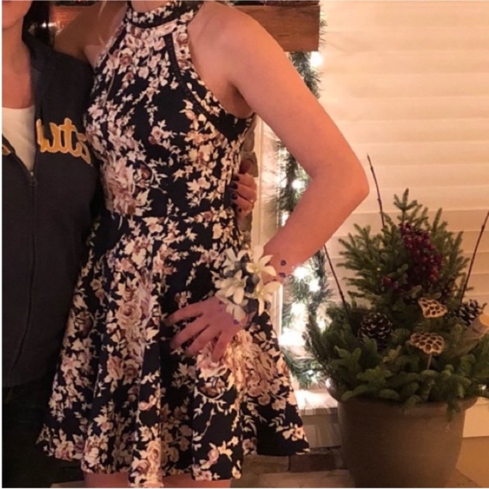 B.Darlin Floral Halter Dress - Navy and Pink Size 5/6 - Picture 3 of 3